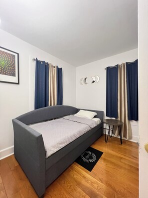 4 habitaciones, tabla de planchar con plancha y wifi gratis 