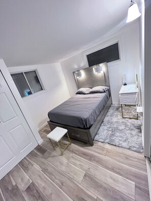 4 chambres, fer et planche à repasser, Wi-Fi gratuit, draps fournis