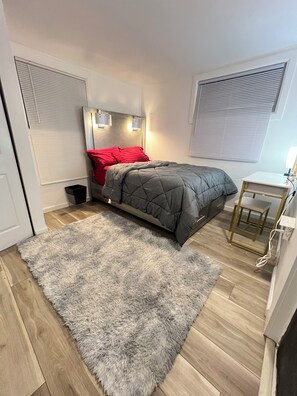 4 bedrooms, iron/ironing board, free WiFi, bed sheets