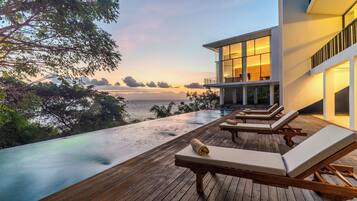 Villa | Soundproofing, WiFi (free), bed sheets