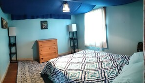 1 chambre, fer et planche à repasser, accès à Internet, literie fournie