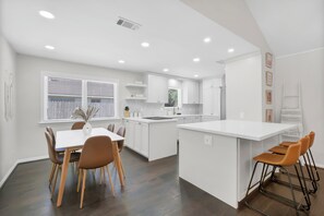 Fridge, microwave, oven, stovetop - 6BR Resort-style Retreat W/ Jacuzzi & Gaming (Jersey Village)