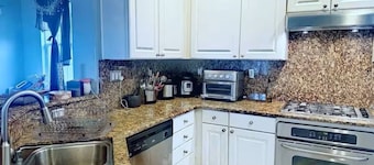 Spacious & Cozy Home 3BD 2BA Near SF