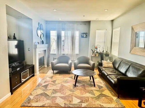 Spacious & Cozy Home 3BD 2BA Near SF