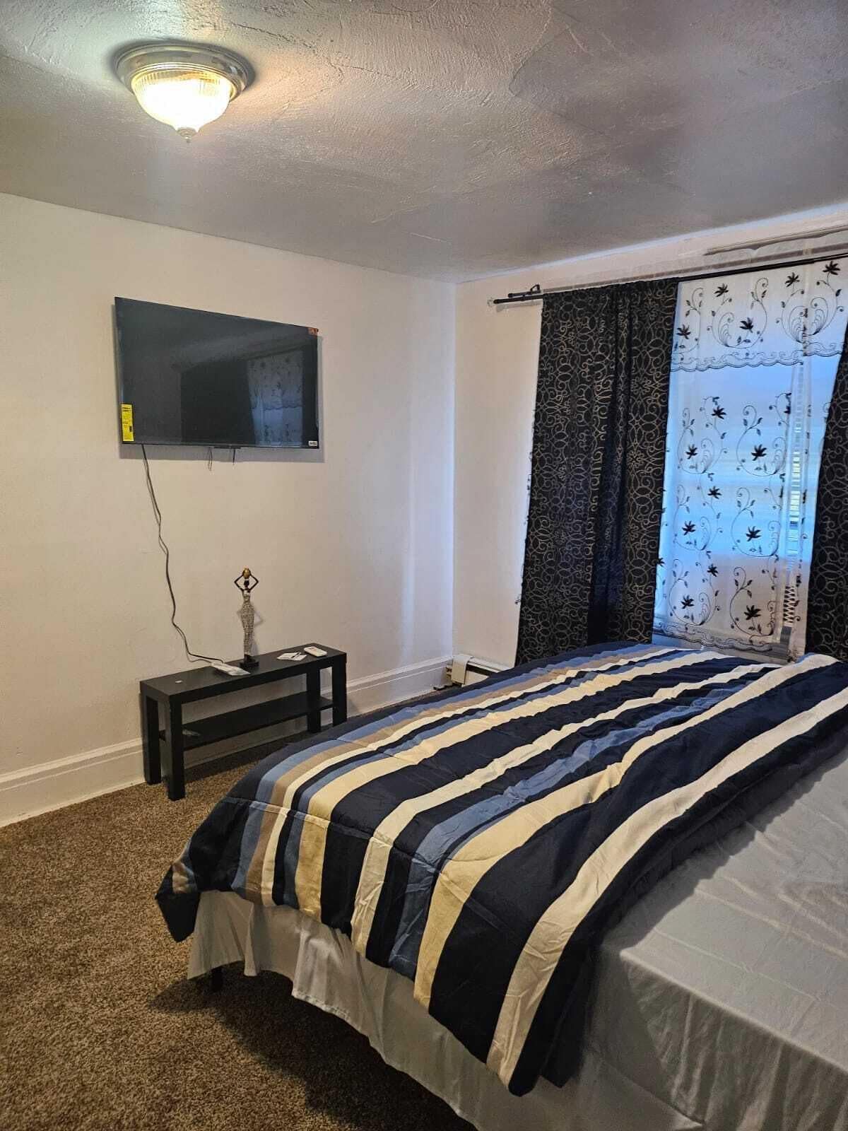 1 bedroom, internet, bed sheets