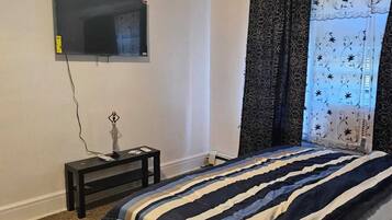 1 bedroom, internet, bed sheets