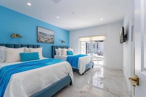 アイロン / アイロン台、旅行用ベビーベッド、WiFi、ベッドシーツ