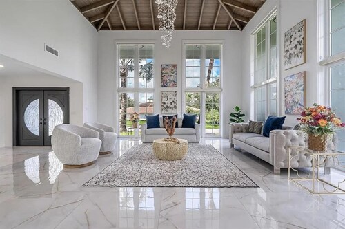 Guest Fav | 5BR Family Estate | Pool + Half Acre