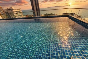 Unclassified image, 5 of 14, button - The guestrooms (Pattaya)
