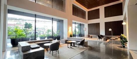 Lobby lounge