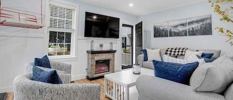 Smart TV y chimenea
