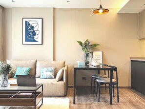筆電工作空間、隔音、熨斗/熨衣板、免費無線上網
