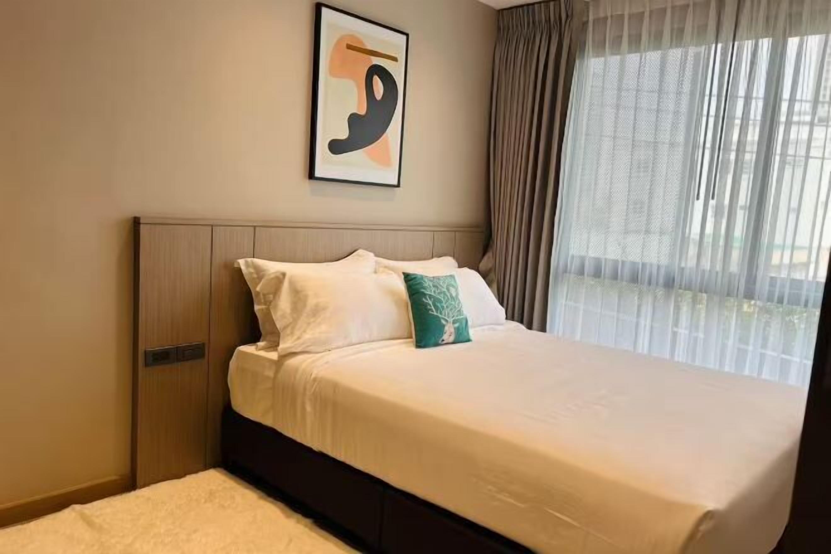 Khu vực làm việc phù hợp cho laptop, phòng cách âm 