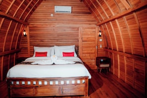 Deluxe Double Room | Minibar, desk, free WiFi, bed sheets