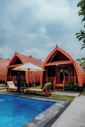 Outdoor pool, pool loungers - Nusa Dua Huts Pondok Gajah Para by EPS (Nusa Dua)