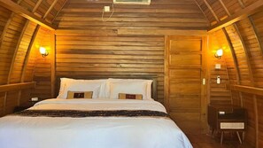 Deluxe Double Room | Minibar, desk, free WiFi, bed sheets