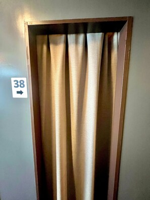 Standard Cabin, Men only | Blackout drapes, free WiFi - Otemachi Kamon Hotel - Caters to Men - Hostel (Tokyo)