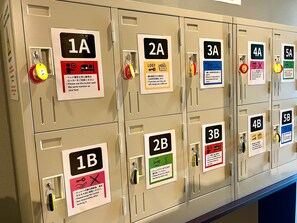 Shared Dormitory, Men only | Blackout drapes, free WiFi