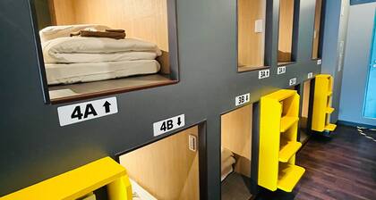 Otemachi Kamon Hotel - Caters to Men - Hostel