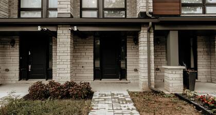 Luxury Escape 2-Bed Townhouse Near Waterfront, Casino, Resort & Downtown