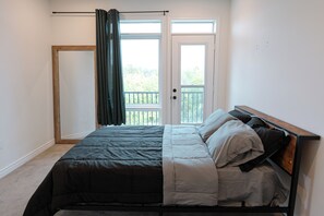 مكواة/لوح كي وواي فاي وملاءات أسرّة