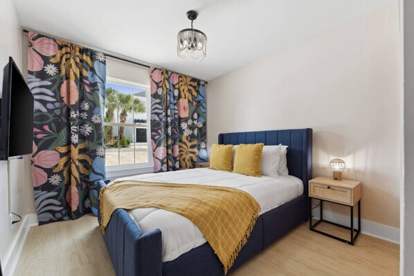 9 bedrooms, desk, iron/ironing board, travel crib