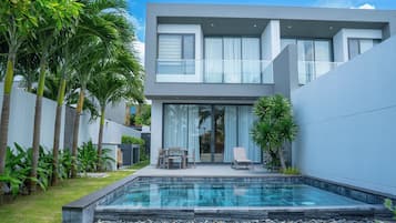 Front of property – evening/night