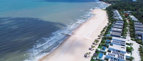 Vista para praia/oceano