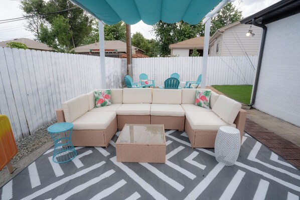 Terrace/patio - DENVER GIRLS GETAWAY - 12-bed large group getaway with backyard dining. (Denver)