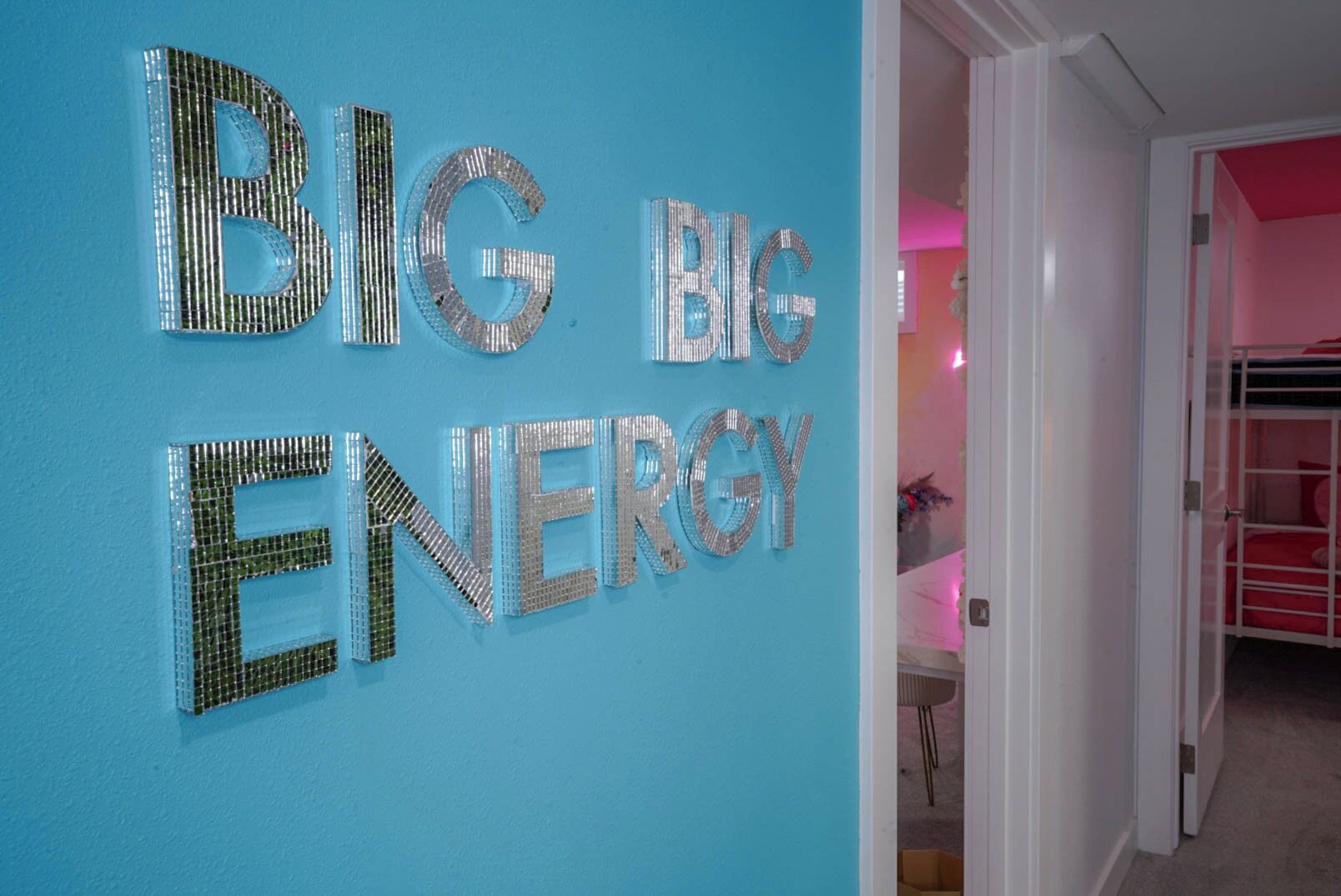 4 makuuhuonetta, silitysrauta/-lauta, Wi-Fi, vuodevaatteet