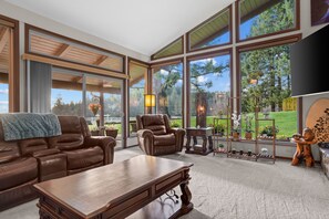 TV, fireplace, stereo - Tranquil Retreat with Hot Tub/Swim Spa & Game Room (Boring)