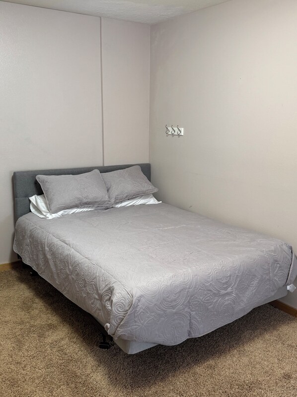 5 dormitorios, tabla de planchar con plancha, Internet y ropa de cama