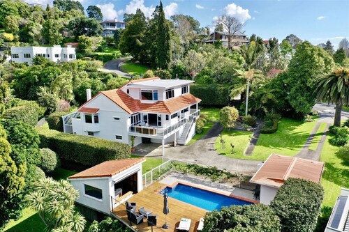 Cosy studio with AC and pool access