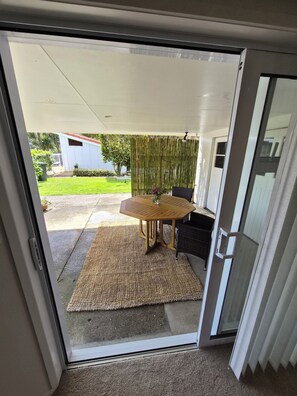 Interior - Cosy studio with AC and pool access (Whakatāne)