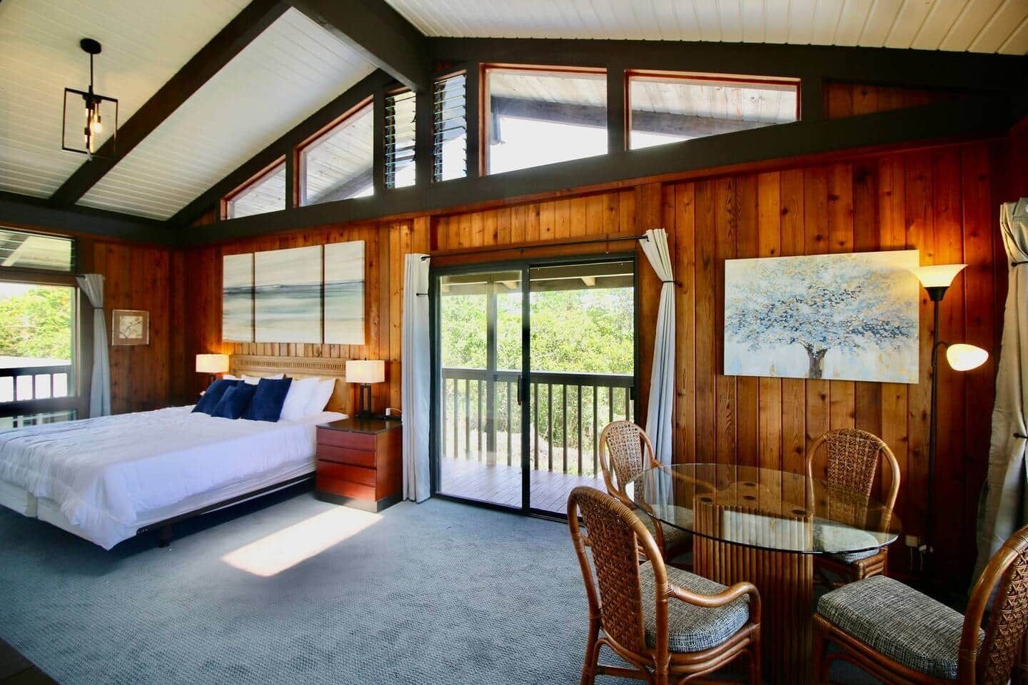 6 bedrooms, iron/ironing board, WiFi, bed sheets