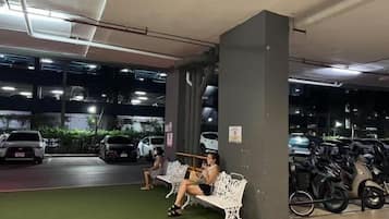 Self-parking (surcharge)