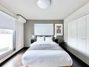 办公桌、熨斗/熨衣板、WiFi、床单