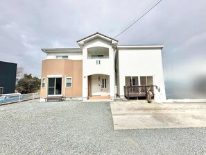 Exterior - Modern property 15 mins to Kumamoto airport by Restavio (Ozu)