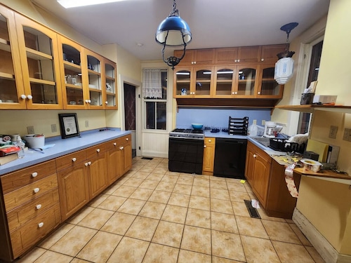 The Keet McElhany Mansion- Historic 5 bed Heart of Downtown