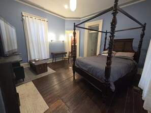 5 quartos, ferros/tábuas de passar roupa, Wi-Fi, roupa de cama