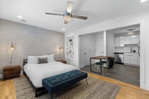 Desk, iron/ironing board, WiFi, bed sheets