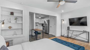 Desk, iron/ironing board, WiFi, bed sheets