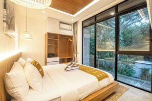 Villa (5 Bedrooms) | Exterior