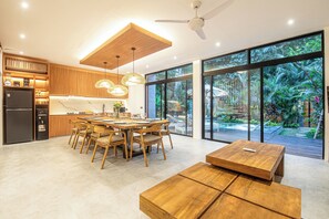 Villa (5 Bedrooms) | Exterior