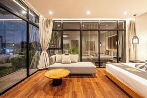 Villa (6 Bedrooms) | Exterior