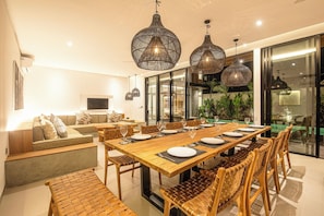 Villa (6 Bedrooms) | Exterior