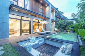 Villa (5 Bedrooms) | Exterior