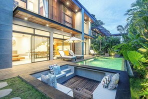 Villa (5 Bedrooms) | Exterior