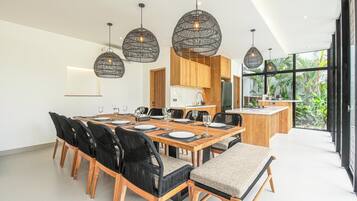 Villa (6 Bedrooms) | Exterior