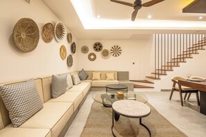 Exterior - Elegant 5BR Canggu Retreat Just 400m to the Ocean (Canggu)